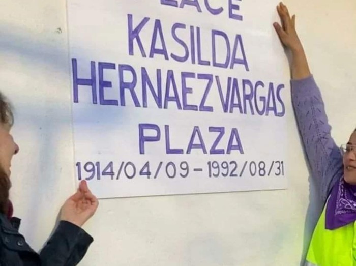 Emakumeek euren lekua aldarrikatzen dute Hendaiako kale izendegian  