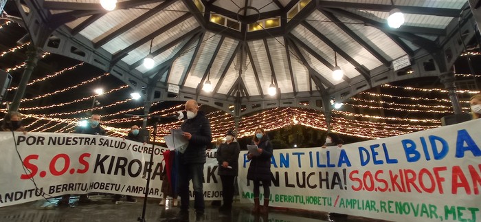 Bidasoa, Bortziriak eta Oarsoaldea artatuko duen ospitale handiago baten alde mobilizatu dira 2.000 pertsona Irunen