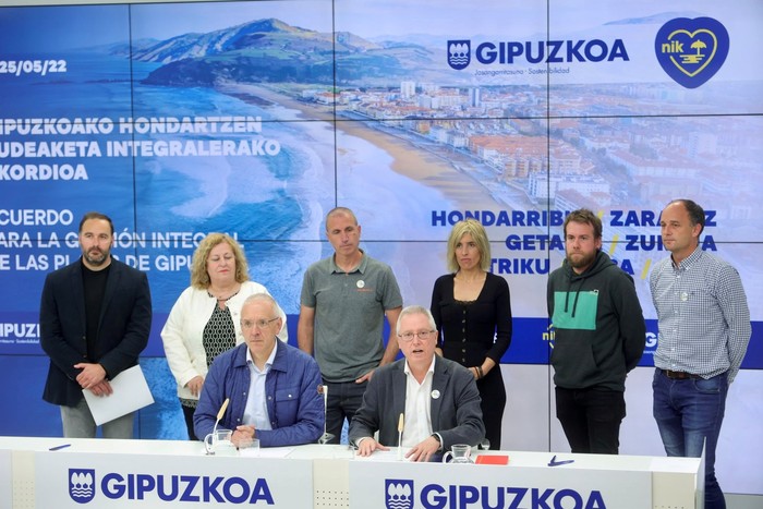 Aldundiak hondartza kudeaketarako laguntza handituko du kostako herriekin