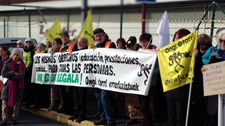 "Inor ez da ilegala" argi eta ozen aldarrikatu dute goizean Hendaian 